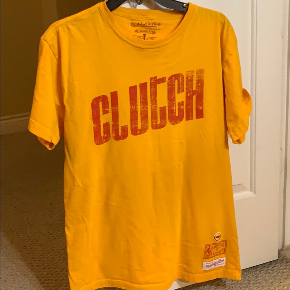 Mitchell & Ness “Clutch” T-Shirt